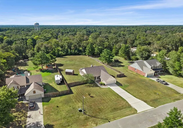 Photo 4 of Single family home for sale at 9103 Red Stag Ln, Conroe, TX 77303 | MLS# 16625541 | Listing updated on 2026-09-19