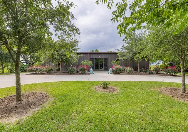 Photo 3 of Sale Pending at 8417 Green Leaf Ln, Brookshire, TX 77423 | MLS# 3941648 | Listing updated on 2026-09-16
