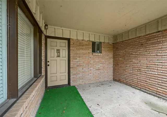 Photo 4 of Sale Pending at 14531 Alkay St, Houston, TX 77045 | MLS# 26472308 | Listing updated on 2026-10-07