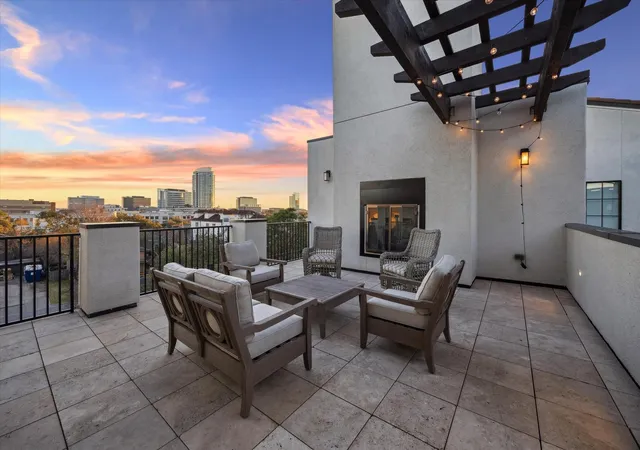 2nd image of 2411 Rosamond St #A, Houston, TX 77098 | MLS# 75134572