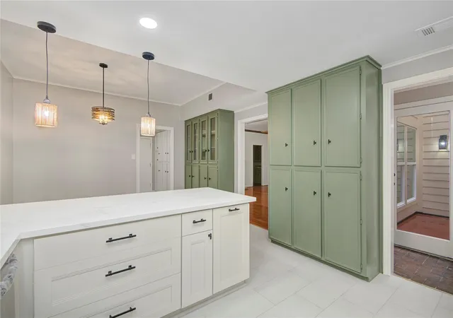Photo 3 of Townhouse for sale at 4127 Meyerwood Dr, Houston, TX 77025 | MLS# 24803870 | Listing updated on 2026-09-11
