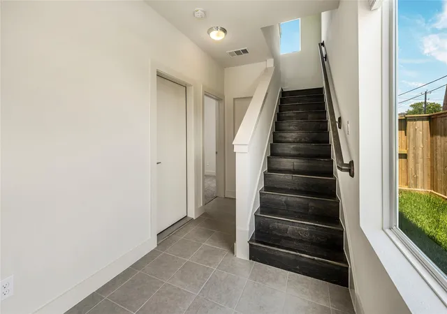 3rd image of 2102 Live Oak St, Houston, TX 77003 | MLS# 5338773