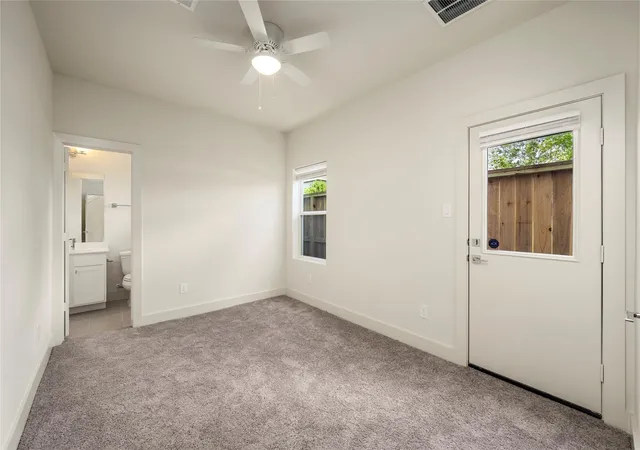 4th image of 2102 Live Oak St, Houston, TX 77003 | MLS# 5338773