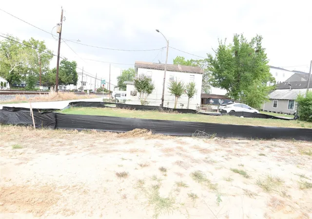 Photo 2 of Land for sale at 4401 Allen St, Houston, TX 77007 | MLS# 43202252 | Listing updated on 2026-05-31