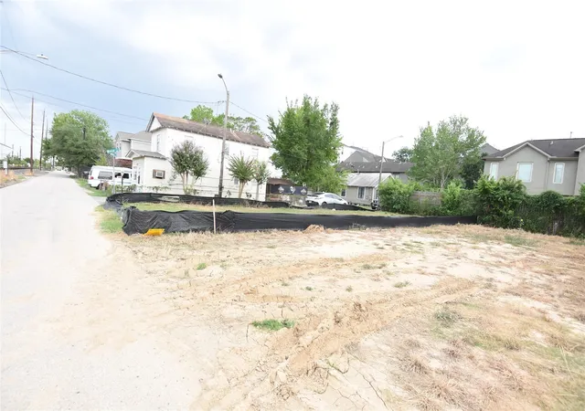 Photo 3 of Land for sale at 4401 Allen St, Houston, TX 77007 | MLS# 43202252 | Listing updated on 2026-05-31