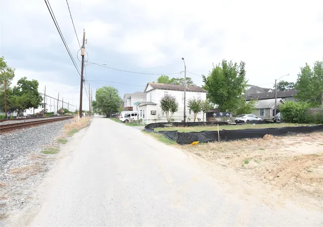 Photo 3 of Land for sale at 4401 Allen St, Houston, TX 77007 | MLS# 43202252 | Listing updated on 2026-05-31