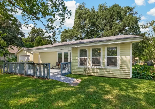 1st image of 3315 Walsh St, Bayview, TX 77518 | MLS# 76362352