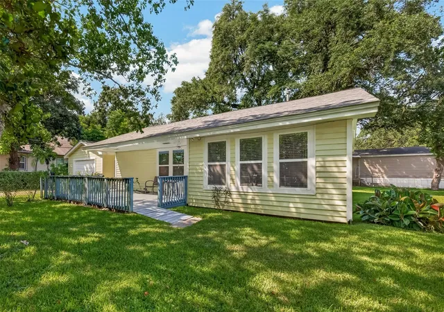 3rd image of 3315 Walsh St, Bayview, TX 77518 | MLS# 76362352