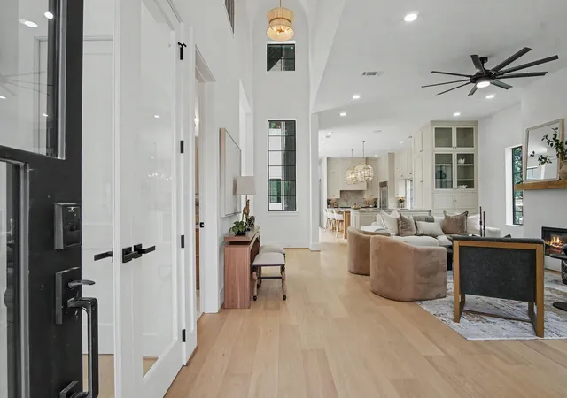 2nd image of 705 Walton St, Houston, TX 77009 | MLS# 6584972