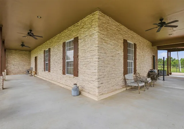 3rd image of 4350 Skylane Dr, Beach City, TX 77523 | MLS# 79452044