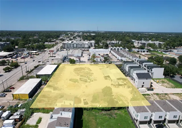 Photo 3 of Land for sale at 611 Martin St, Houston, TX 77018 | MLS# 15265472 | Listing updated on 2026-08-18