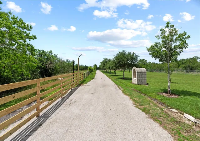 image of 523 Moore Bar Rd, Rosenberg, TX 77471 | MLS# 84475671