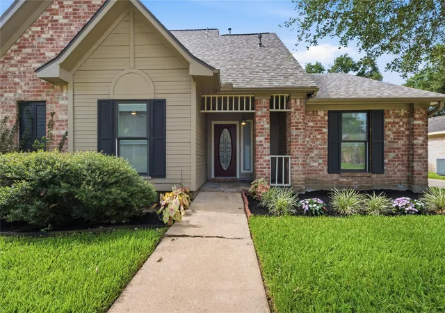 1st image of 518 Rozelle Ave, Sugar Land, TX 77498 | MLS# 91573226