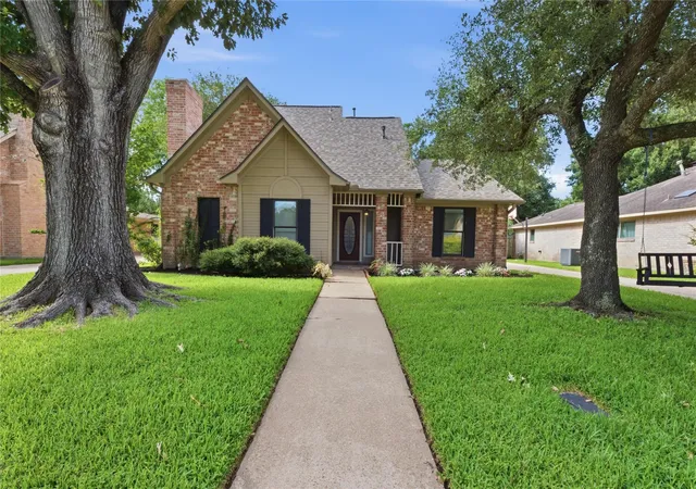 38th image of 518 Rozelle Ave, Sugar Land, TX 77498 | MLS# 91573226