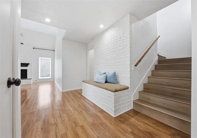 Photo 3 of Single family home for sale at 518 Rozelle Ave, Sugar Land, TX 77498 | MLS# 91573226 | Listing updated on 2026-09-20
