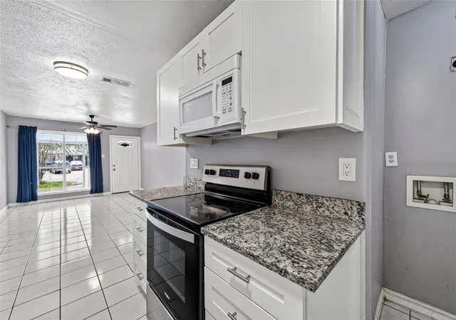 3rd image of 5146 Markwood Ln, Houston, TX 77053 | MLS# 91524735