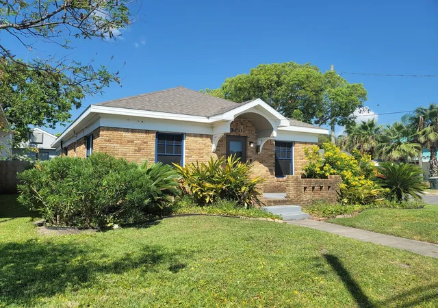 Photo 1 of Single family home for sale at 2301 45th Street, Galveston, TX 77550 | MLS# 77702262 | Listing updated on 2026-09-05