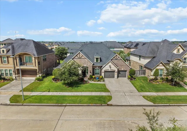 3rd image of 5715 Balcones Ridge Ln, Houston, TX 77059 | MLS# 32439639