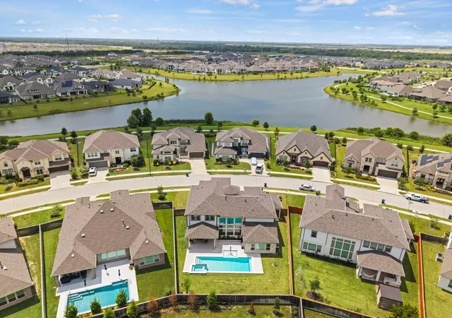 Photo 3 of Single family home for sale at 11118 Heartleaf Aster Way, Cypress, TX 77433 | MLS# 16056521 | Listing updated on 2026-09-04