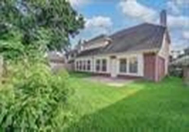 Photo 3 of Single family home for sale at 16419 Dawncrest Wy, Sugar Land, TX 77498 | MLS# 38014108 | Listing updated on 2026-10-05