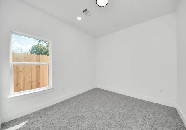 6th image of 5532 Nielan St Sts #A/B, Houston, TX 77028 | MLS# 33363746