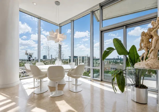 3rd image of 2727 Kirby Dr #10E, Houston, TX 77098 | MLS# 2198724