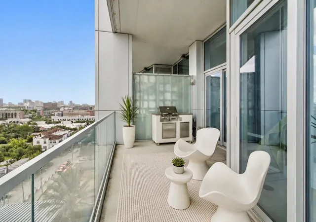 4th image of 2727 Kirby Dr #10E, Houston, TX 77098 | MLS# 2198724