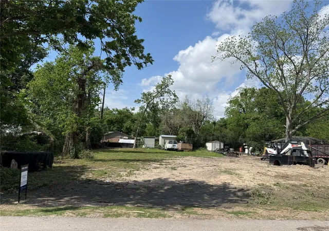 Photo 2 of Land for sale at 0 Veller Dr, Houston, TX 77032 | MLS# 33505177 | Listing updated on 2026-04-17