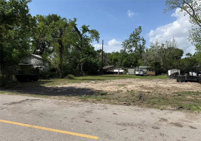 Photo 3 of Land for sale at 0 Veller Dr, Houston, TX 77032 | MLS# 33505177 | Listing updated on 2026-04-17