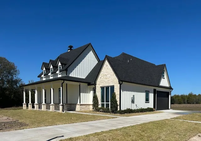 Photo 4 of Single family home for sale at 5766 Ward Bnd Rd, Sealy, TX 77474 | MLS# 49106540 | Listing updated on 2026-09-18