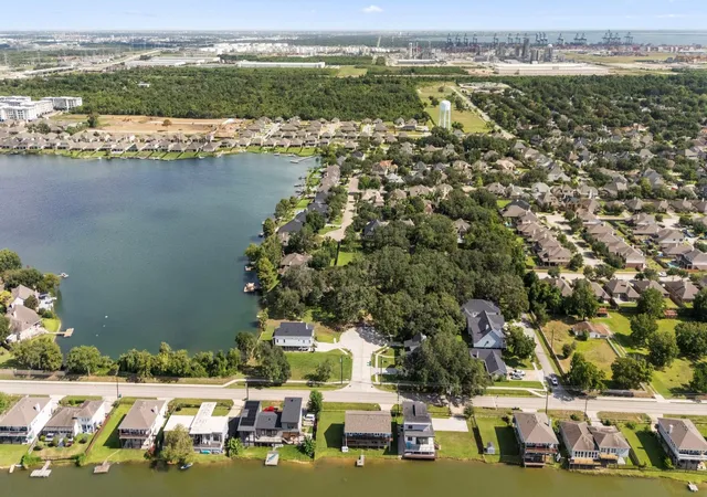 5th image of 0 Oak Alley, Seabrook, TX 77586 | MLS# 61117265
