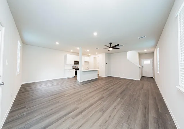Photo 4 of Sale Pending at 2340 Pipefish Dr, Conroe, TX 77384 | MLS# 67693990 | Listing updated on 2026-09-10
