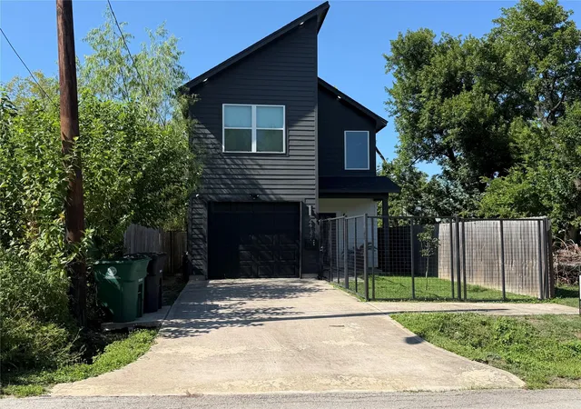 1st image of 2417 Noble St, Houston, TX 77026 | MLS# 40217889