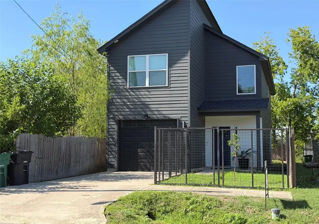3rd image of 2417 Noble St, Houston, TX 77026 | MLS# 40217889
