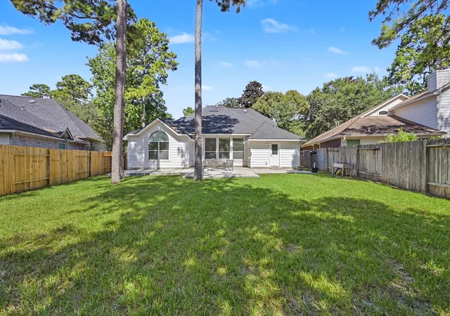Photo 4 of Sale Pending at 14 S Rambling Ridge Pl, Conroe, TX 77385 | MLS# 90809964 | Listing updated on 2026-09-09