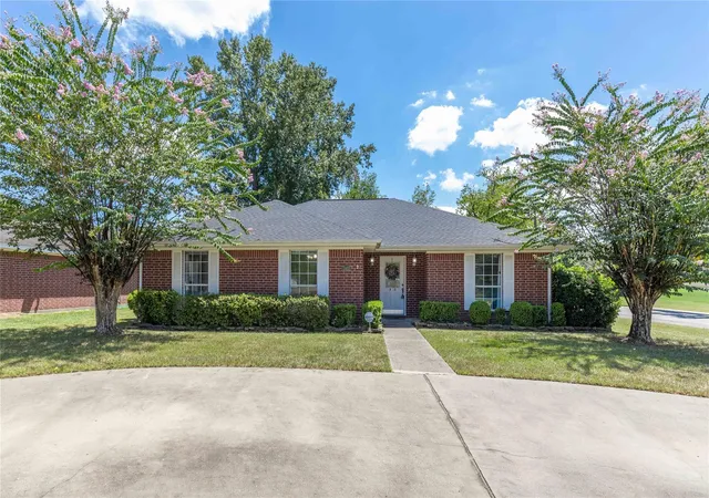 2nd image of 2402 Holly St, Liberty, TX 77575 | MLS# 56070143
