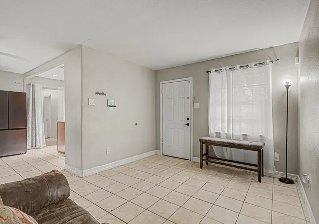 Photo 4 of Single family home for sale at 9318 Linda Vista Rd, Houston, TX 77078 | MLS# 75127934 | Listing updated on 2026-09-16