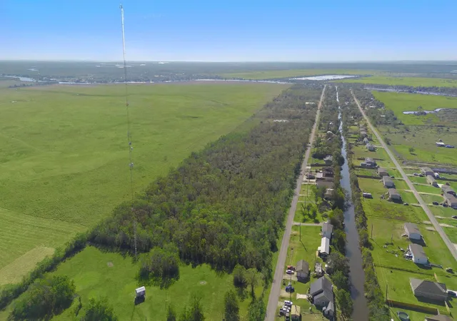 5th image of 0002 Sandpiper Rd / Cr 420, Angleton, TX 77515 | MLS# 75551815