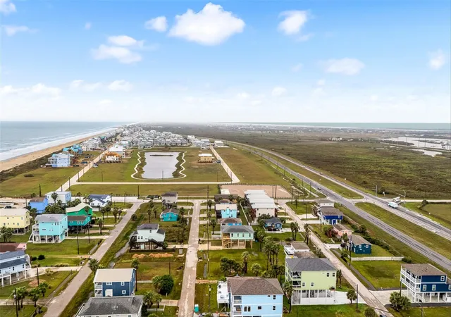 Photo 3 of Single family home for sale at 11207 Schwartz Dr, Galveston, TX 77554 | MLS# 10074094 | Listing updated on 2026-08-05