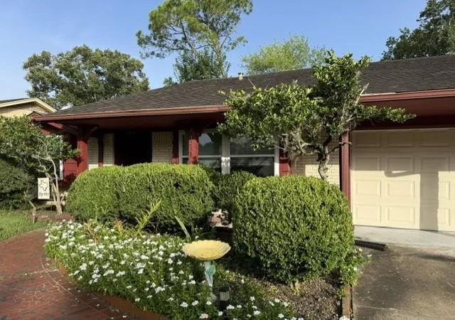 1st image of 5111 Regal Pine Wy, Friendswood, TX 77546 | MLS# 83951388