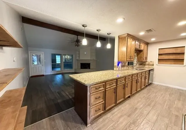 5th image of 5111 Regal Pine Wy, Friendswood, TX 77546 | MLS# 83951388