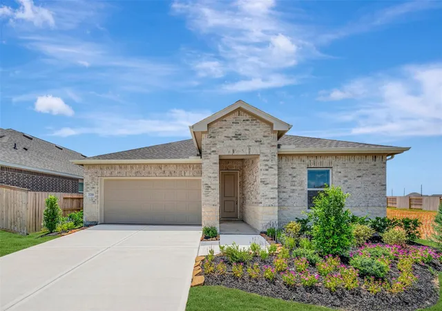 Photo 2 of Single family home for sale at 7711 Jade Crst Dr, Angleton, TX 77515 | MLS# 36794926 | Listing updated on 2026-09-20