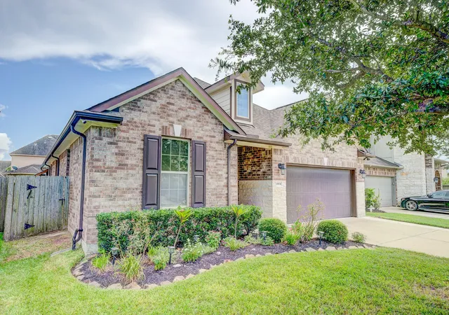 3rd image of 4804 Ladona Ct, League City, TX 77573 | MLS# 98862469