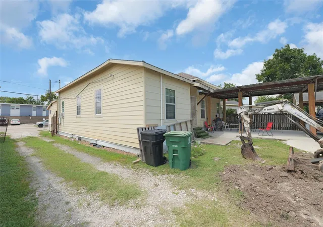 4th image of 7525 Canal St, Houston, TX 77012 | MLS# 49616371