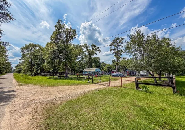2nd image of 27955 Southland Dr, Splendora, TX 77372 | MLS# 88029320