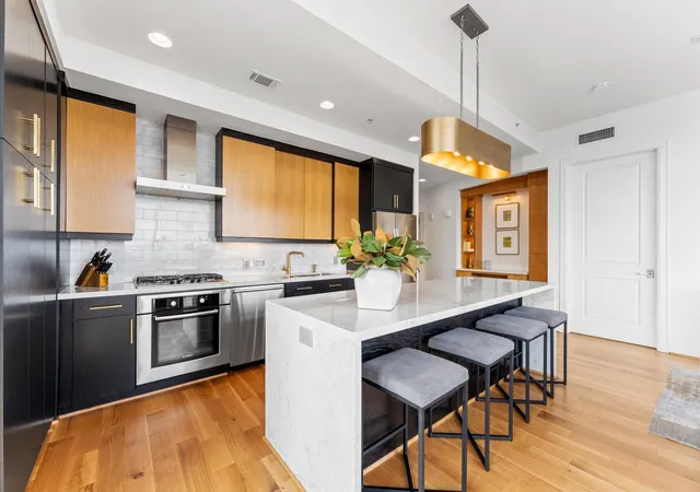 Homes for sale in Houston, TX | 2207 Bancroft St #1104, Houston, TX 77027 | MLS# 12965205