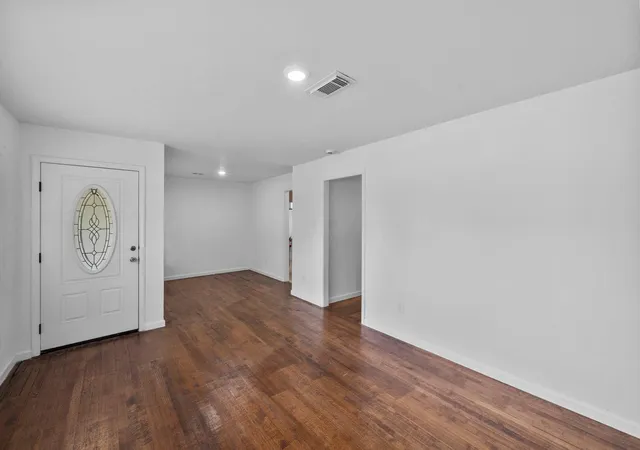 Photo 4 of Single family home for sale at 1614 Palmwood Dr, Pasadena, TX 77502 | MLS# 72784267 | Listing updated on 2026-09-14