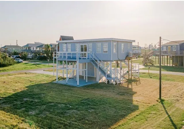 3rd image of 1019 Treaty Dr, Freeport, TX 77541 | MLS# 92318300