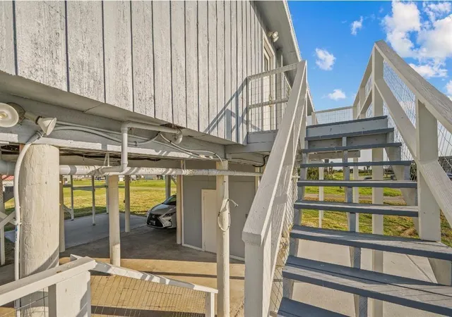 4th image of 1019 Treaty Dr, Freeport, TX 77541 | MLS# 92318300