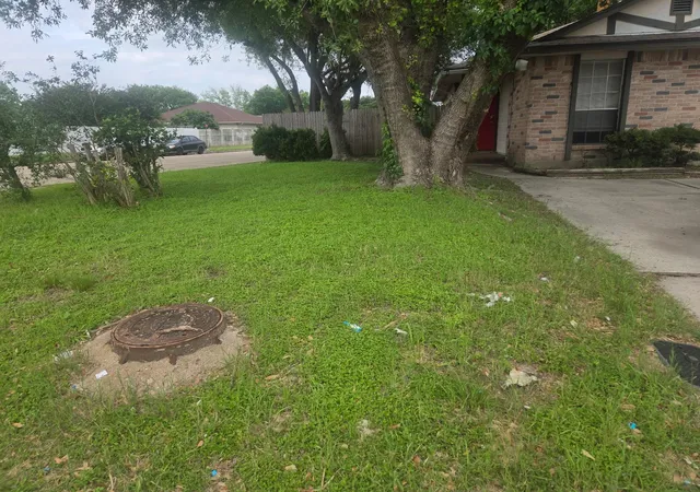 Photo 1 of Sale Pending at 10046 Ridgecoral Dr, Houston, TX 77038 | MLS# 95985912 | Listing updated on 2026-08-23